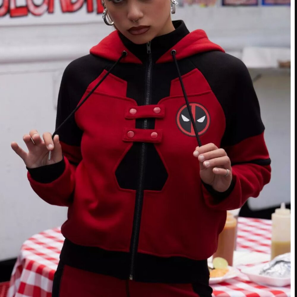 Her Universe Marvel Deadpool & Wolverine Deadpool Color-Block Girls Crop Hoodie